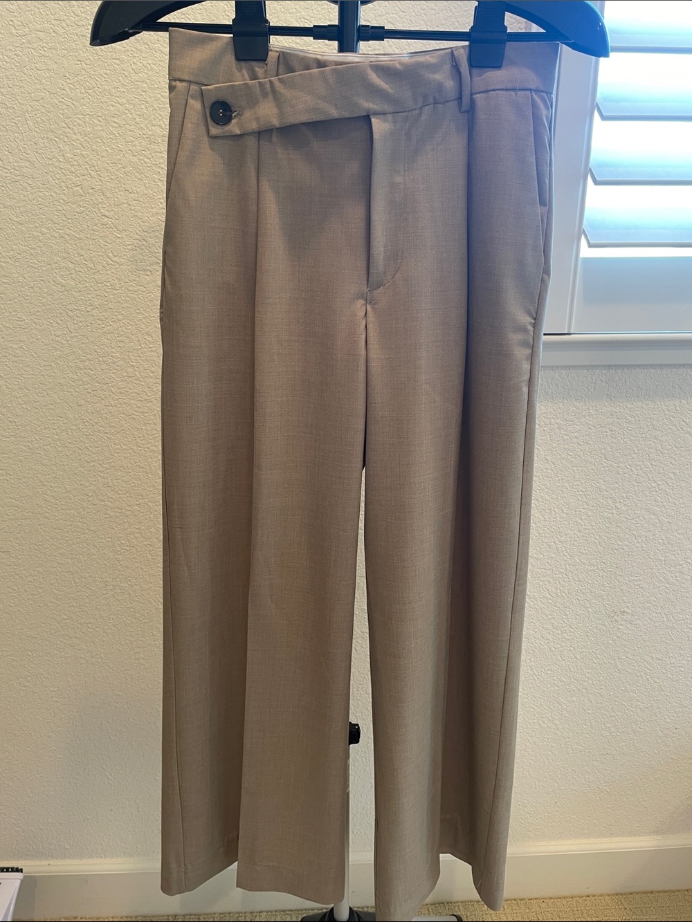 Zara Wide-Leg Trousers in Beige